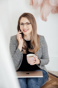 Smiling lady on a phone